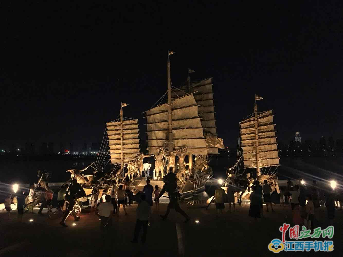 南昌建军雕塑广场1500多个灯组全部点亮