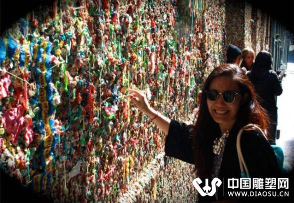 全世界最“恶心”的雕塑，这位行为艺术家的创造令人摸不着头脑！