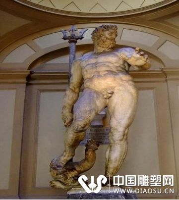 欣赏精美的雕塑艺术，感受凄美的爱情神话与海王的风光伟绩！